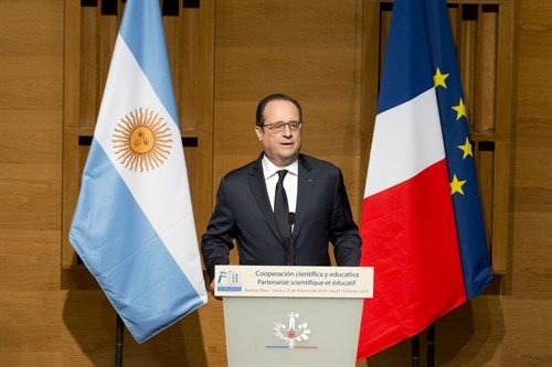 francois-hollande-diserto-en-el-polo-cientifico-tecnologico__1__500x333.jpg